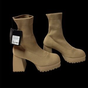 Forever 21 Chunky Block Heel Stretch Knit Platform Lug Sole Ankle Boots